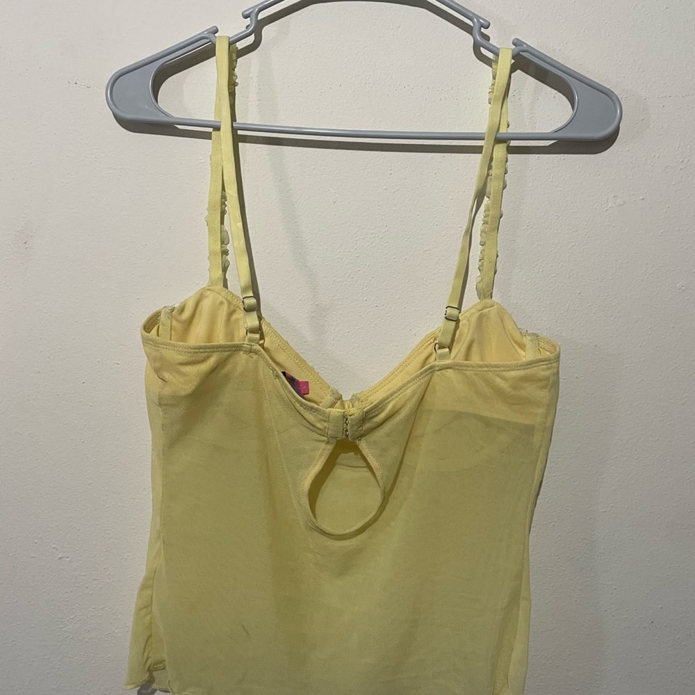 Edikted Women’s Yellow Top - Picture 2 of 3